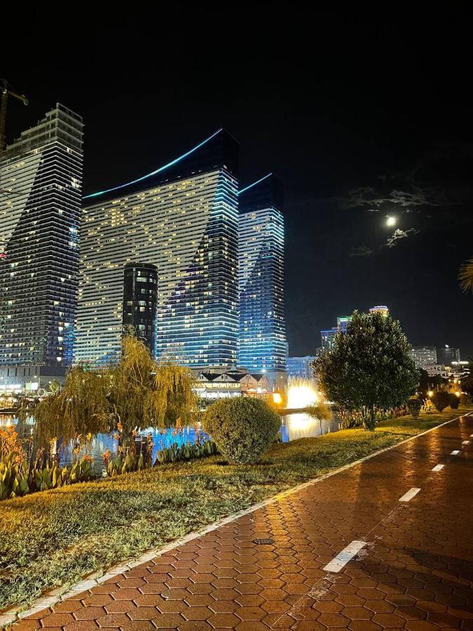 Orbi City Tower Batumi Bagian luar foto